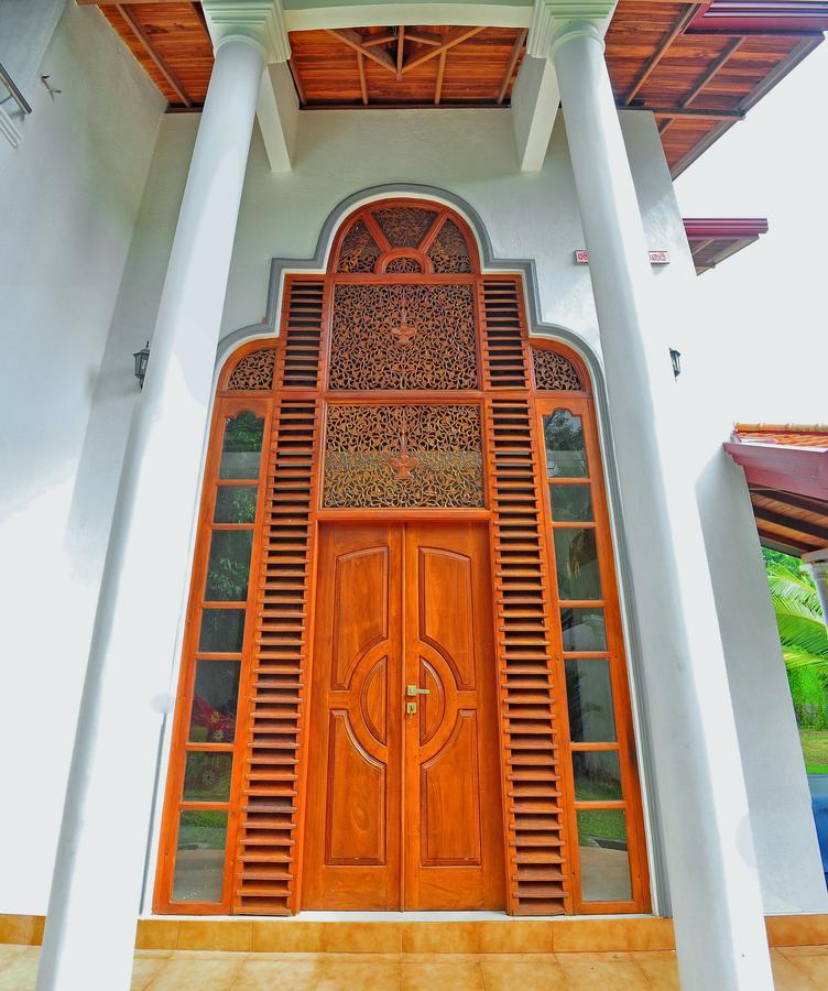 Falcon Villa Induruwa Exterior foto